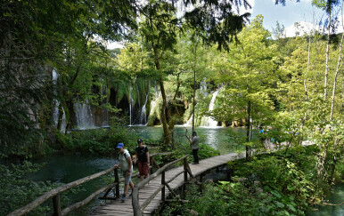 U NP Plitvička jezera došlo je do nesreće, šestero ljudi ozlijeđeno
