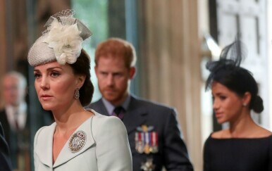 Princ William stao između Kate Middleton i Meghan Markle