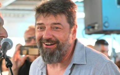 Goran Navojec i Marija Škaričić u rijetkom zajedničkom pojavljivanju na trajektu u čast Oliveru Dragojeviću