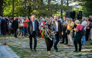Na 84. oblkjetnici ustanka u Srbu govornici upozorili na povratak ustaštva u hrvatsko društvo