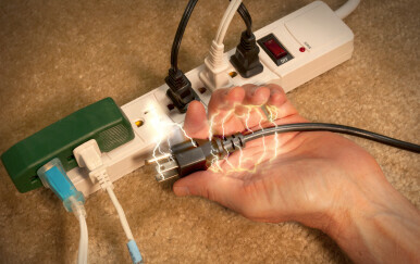 Znate li kako zaštititi svoje električne uređaje tijekom grmljavinskog nevremena?