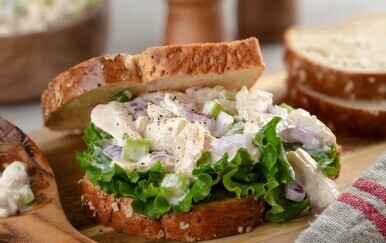 Salata od piletine, kopra i kiselih krastavaca: Najbolji recept za ostatke od jučer