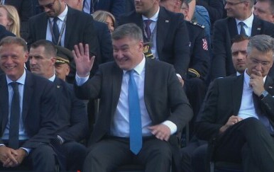 Državni vrh na tribini