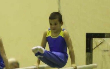 Možete li prepoznati sjajnog vatrenog s fotografije? Bio je odličan gimnastičar