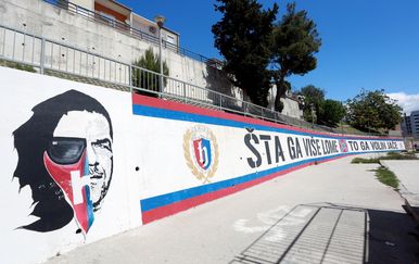 Poljski turistički huligani izveli tajnu akciju po Dalmaciji: Uništi su brojne Torcidine grafite