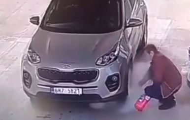 Što to izvodi?! Nikome nije jasno kako je vozač uspio ovako pogriješiti na benzinskoj