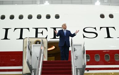 Trump se iz Turske vratio novim Air Force Oneom