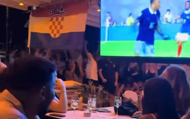 Suparnički navijači okupirali kafić na Jadranu, jedan detalj nasmijao Hrvate