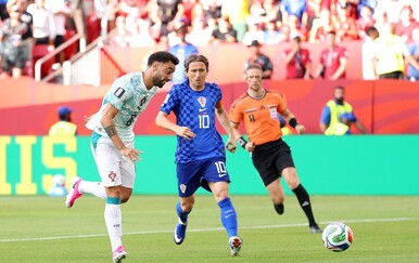 UŽIVO HRVATSKA – PORTUGAL Teško žive Vatreni, Livaković spasio siguran gol sjajnom obranom!