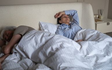 4 problema sa spavanjem povezanih sa zatajenjem srca i kako ih riješiti
