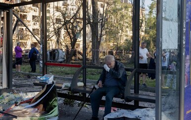 Spasioci pretražuju ruševine u Kijevu nakon najsmrtonosnijeg ruskog napada ove godine