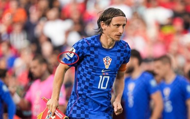 FOTO Modrić nosio dres s posebnom oznakom: Samo sedmorica aktivnih igrača na svijetu je imaju