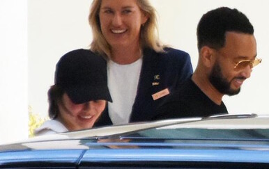John Legend i Chrissy Teigen snimljeni ispred hotela