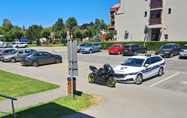 Bježao neregistriranim motorom pa ga sljećeg dana parkirao policiji pod prozor