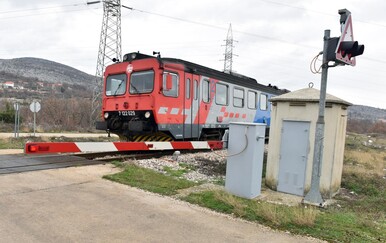 Žena ozlijeđena pri udaru vlaka u bicikl