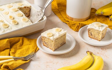 Uspiju baš svaki put: Sočne banana kocke s glazurom od krem-sira