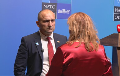 Hrvatska delegacija stigla na NATO summit razdvojena
