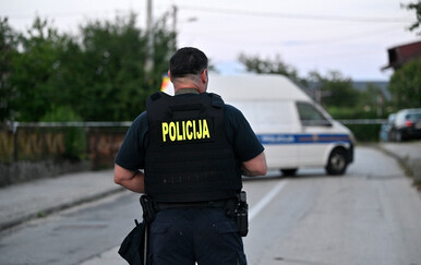 Uhićen lažni policajac koji je krao nakit i novac