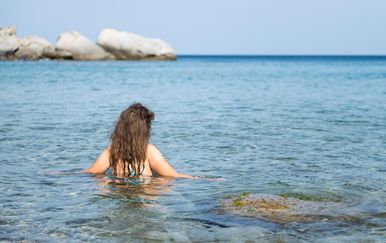 Vježbe za donji dio leđa u vodi: 7 pokreta koji mogu ublažiti bol i vratiti pokretljivost