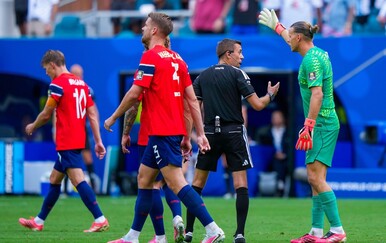 VIDEO Nevjerojatna situacija na SP-u: Lopta pogodila kabel uoči akcije iz koje je Engleska zabila?