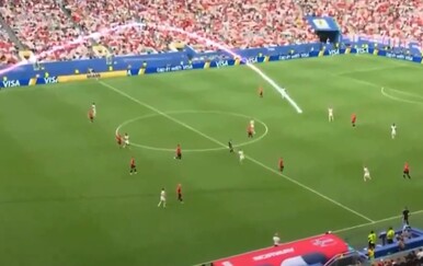 VIDEO Nitko ne vjeruje famoznom FIFA-inom čipu: Čak su i Englezi objavili dokaz da je lopta pogodila kabel