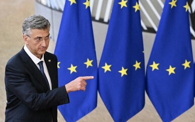 Plenković u Parizu poručio pripadnicima ATJ Lučko: "Naš izostanak bi bio velika pogreška, a ova Vlada je tu da sprječava pogreške"