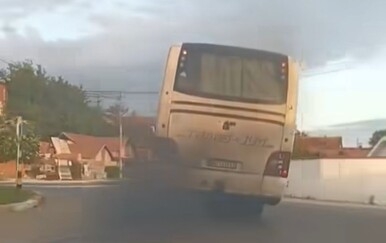 Samo na Balkanu: Što biste napravili da se nađete iza ovakvog autobusa?