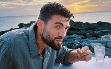Mateo Kovačić pokazao kako uživa na odmoru, ali svima su za oko zapeli ćevapi