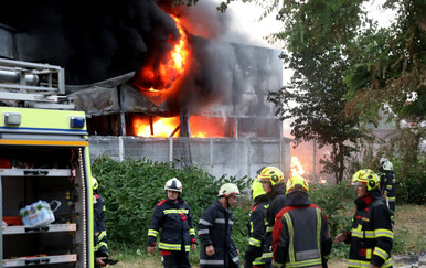 Gori skladište tvornice u Pribislavcu