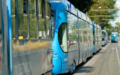 Kamion u Zagrebu potrgao tramvajske vodove: Četiri linije voze obilazno