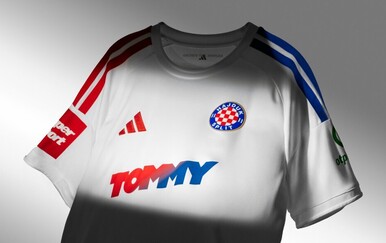 Hajduk uoči velike utakmice predstavio novi domaći dres, pogledajte kako izgleda
