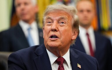 Donald Trump prijeti Kanadi novim carinama zbog šumskih požara