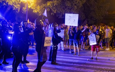 Deseci tisuća ljudi prosvjedovali na Mallorci protiv masovnog turizma