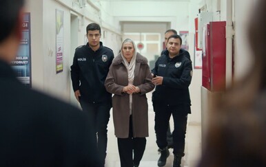 Daleki grad: Bespomoćno su gledali kako im majka odlazi u pritvor