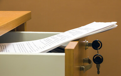 Sređivao ladicu nakon smrti roditelja, a ono što je pronašao donijelo mu je 110.000 eura