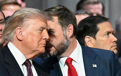 VIDEO "Čak ni Tic Tac ne želi s njim": Trump zasjenio komemoraciju jednim potezom, društvene mreže ga nemilosrdno ismijavaju
