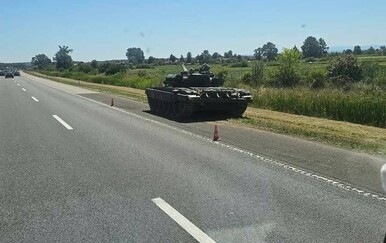 Na autocesti A3 snimljen tenk