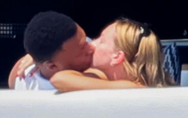 Uhvaćeni u strastvenim poljupcima: Kylian Mbappé i slavna glumica više ne skrivaju ljubav na luksuznoj jahti
