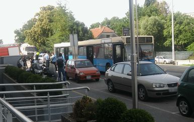 Autobus u kvaru (Dnevnik.hr)