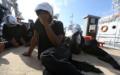 Migranti na brodu (Foto: AFP)