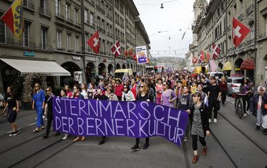 Švicarke izlaze na ulice (Foto: AFP)