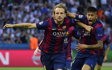 Neymar i Rakitić iz vremena kad su nosili isti dres (Foto: AFP)