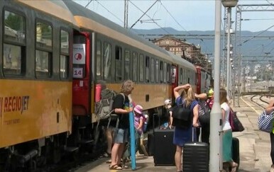 Stigao prvi vlak sa češkim turistima - 1