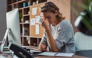 Burnout simptomi koje trebate uočiti prije nego bude kasno: Evo kako spriječiti burnout | Kreni zdravo!