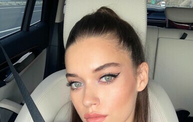 Afra Saraçoğlu - 4