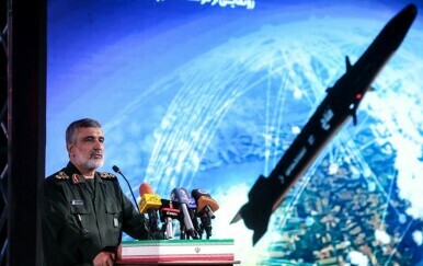 Predstavljanje iranskog projektila Faattah - 4