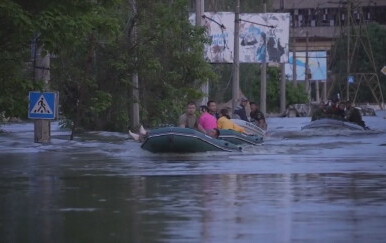 Evakuacija Ukrajinaca s područja koja su poplavljena nakon uništenja brane Nova Kahovka - 3