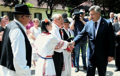Premijer Andrej Plenković u posjetu hrvatskoj manjini u Srbiji - 1