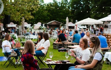 Omiljeni festival ponovno stiže na Tuđmanac: Dobro došli u Vinski grad koji donosi 350 vrsta vina, fine zalogaje i dobru zabavu