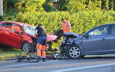 Sudarila se tri auta na Aleji Bologne - 3